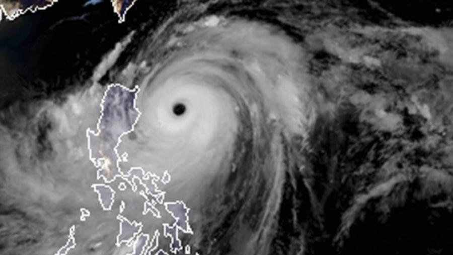Filipinas se prepara para la llegada del potente tifón Mangkhut 