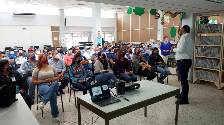 Reciben empleados de COMAPA curso taller para prevenir accidentes  