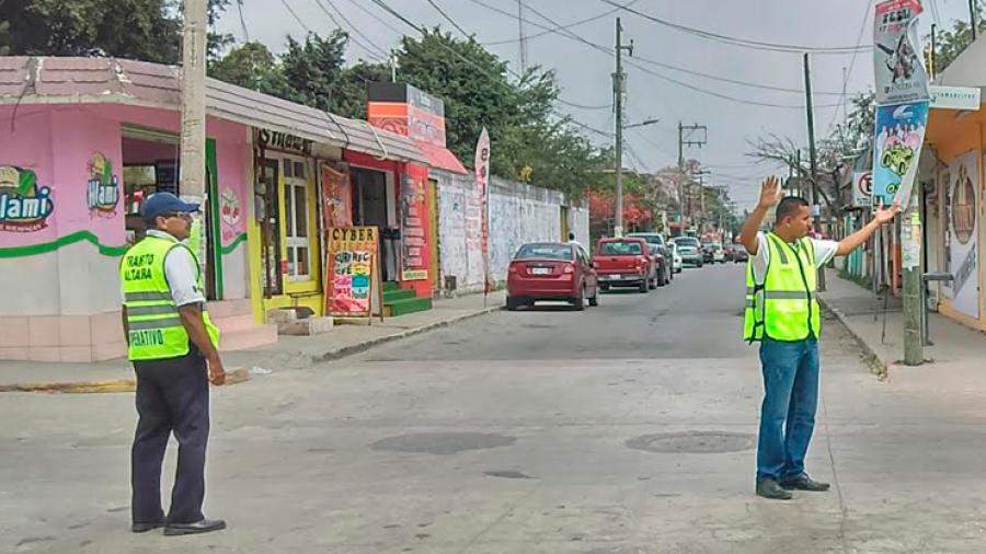 Por corruptos son puestos bajo investigación agentes de Tránsito