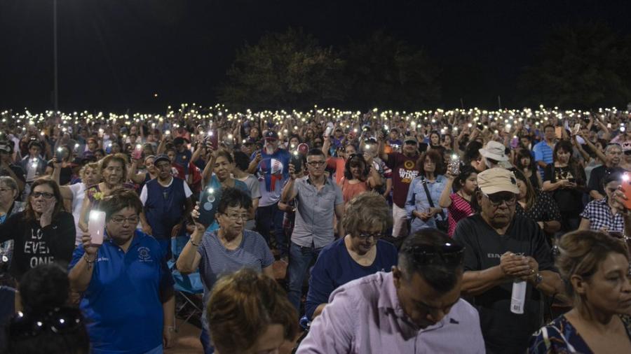 Vigilia en El Paso para recordar a las víctimas del tiroteo