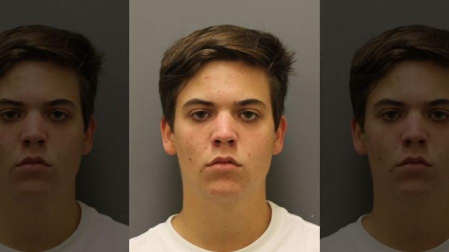 Arrestan a joven de 17 años acusado de apuñalar y matar a un hombre en Texas