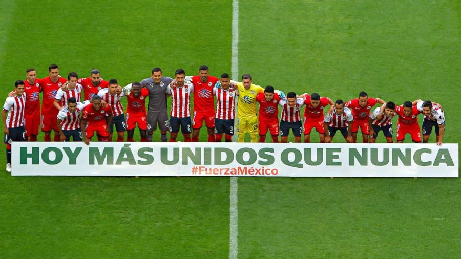 El futbol mexicano guarda un minuto de silencio