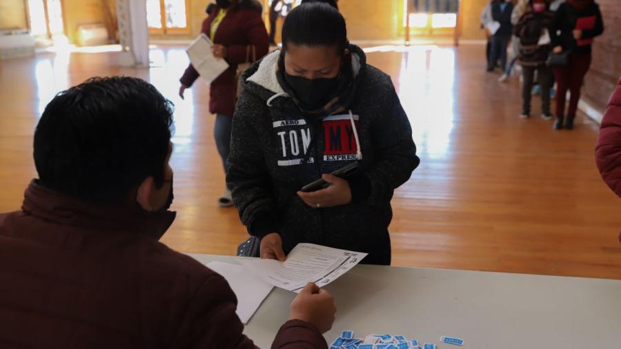 Agredecen padres de familia campa&ntilde;a de vacunaci&oacute;n contra el VPH 