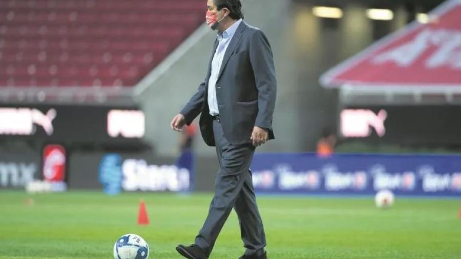 Chivas recupera a Tena y a Antuna pero pierde a “Chofis” López