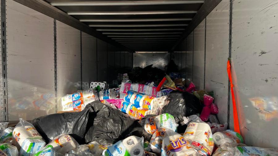 Sale tráiler de Nuevo Laredo con toneladas de ayuda para Reynosa