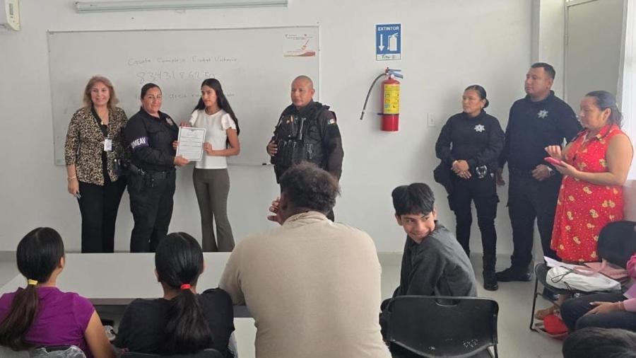 Brinda Guardia Estatal de Género plática preventiva contra adicciones