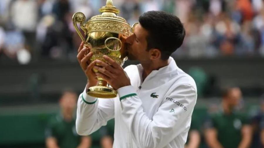 Conquista Novak Djokovic Wimbledon e iguala a Federer y Nadal