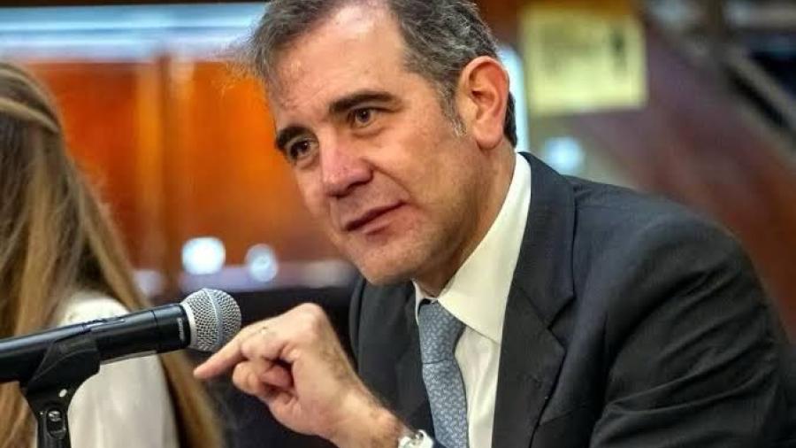 SCJN ordena a SEP retirar imagen de Lorenzo Córdova en libros de texto gratuitos