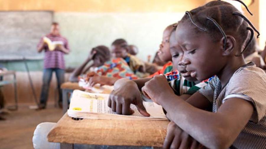 Necesario apoyar en educación de niñas y mujeres africanas: Kandinki