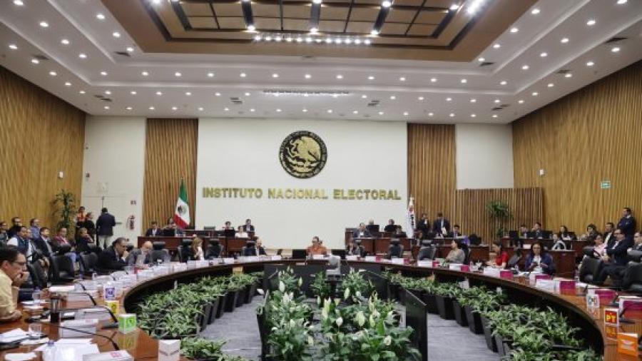 INE ordena postular 5 mujeres para gubernaturas en 2024