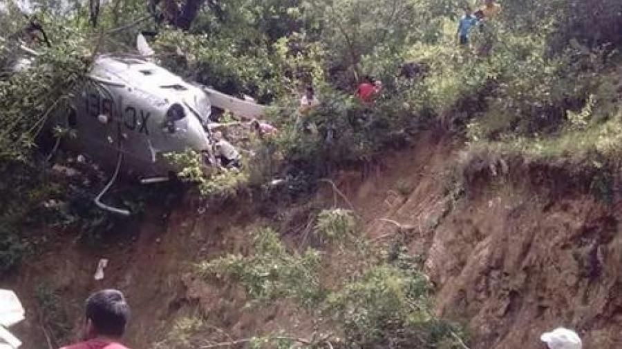 Se desploma helicóptero con víveres para Oaxaca