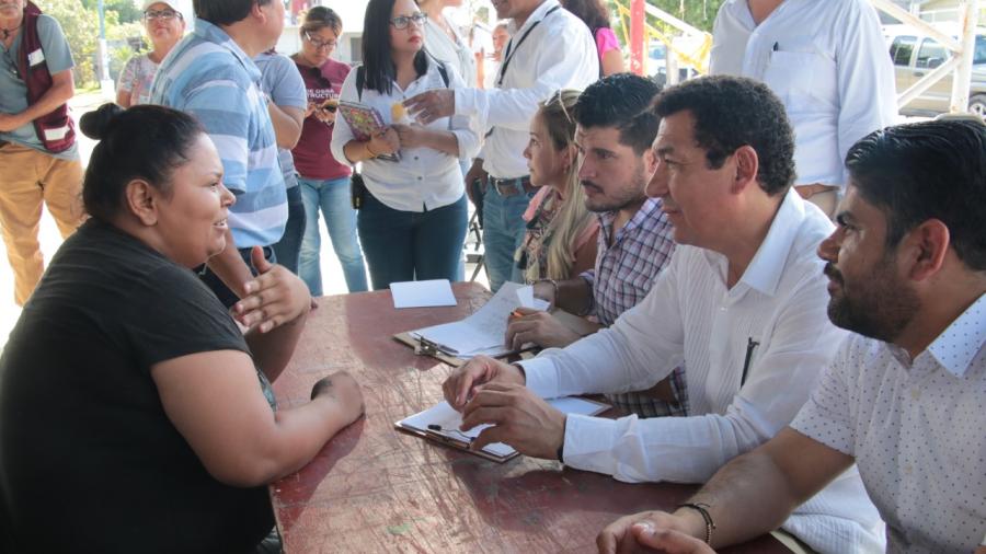 Lleva alcalde Mario López beneficios a familias, a través del programa “Bienestar en tu colonia”