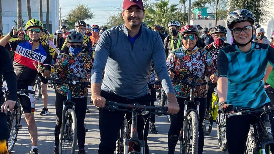 Encabeza el Alcalde Carlos Peña Ortiz rodada de bicicletas, refrendando su interés de una ciudad libre de adicciones