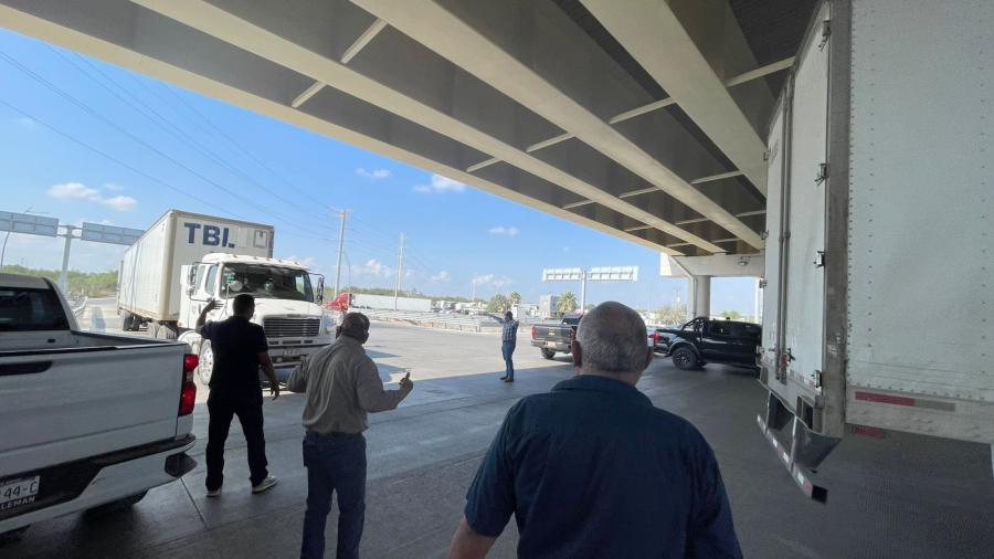 Tercer día de bloqueo en el puente internacional Pharr  