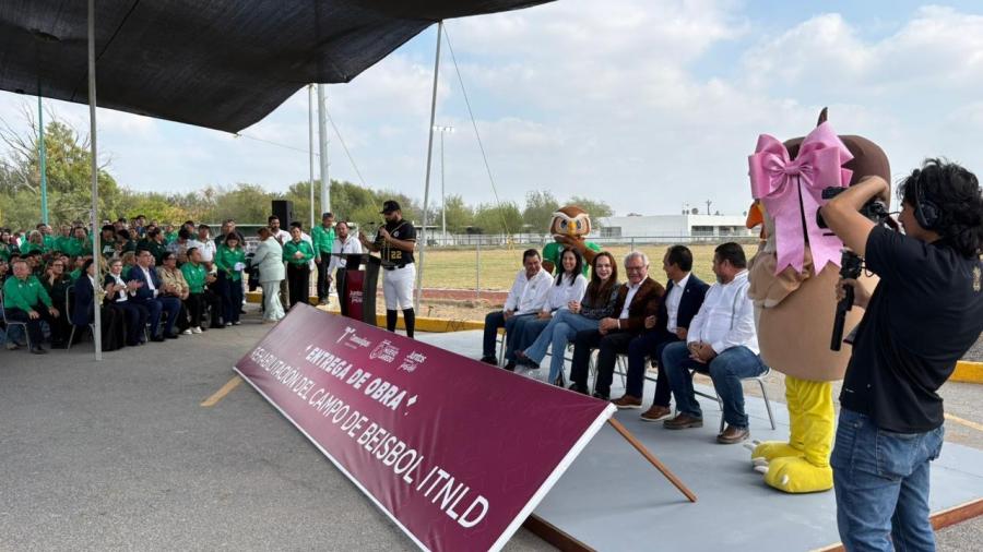 Entrega gobierno municipal renovado campo de béisbol al TecNM