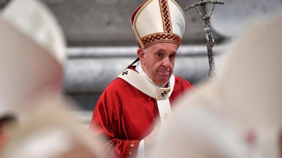 Papa Francisco se recupera tras intervención quirúrgica 