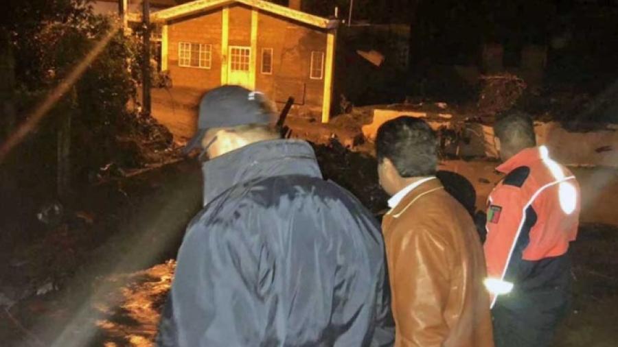 3 muertos y 11 desaparecidos tras desbordamientos en Michoac&aacute;n