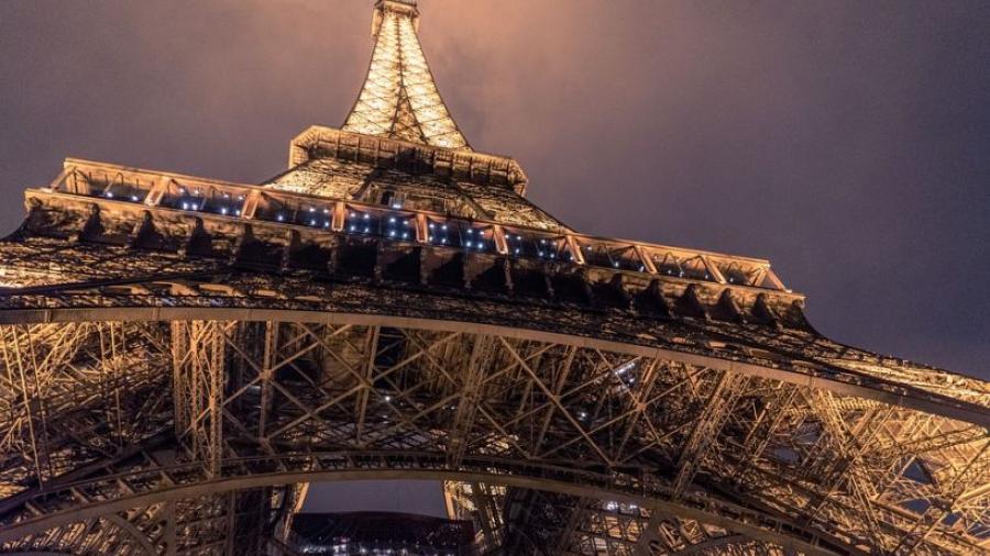 Reabre Torre Eiffel tras huelga de personal