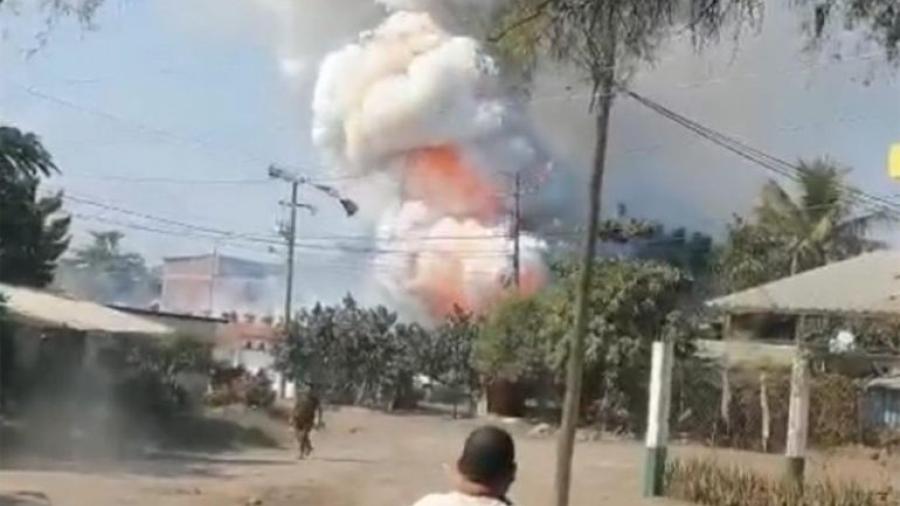 Explota bodega de pirotecnia en Apatzingán, Michoacán