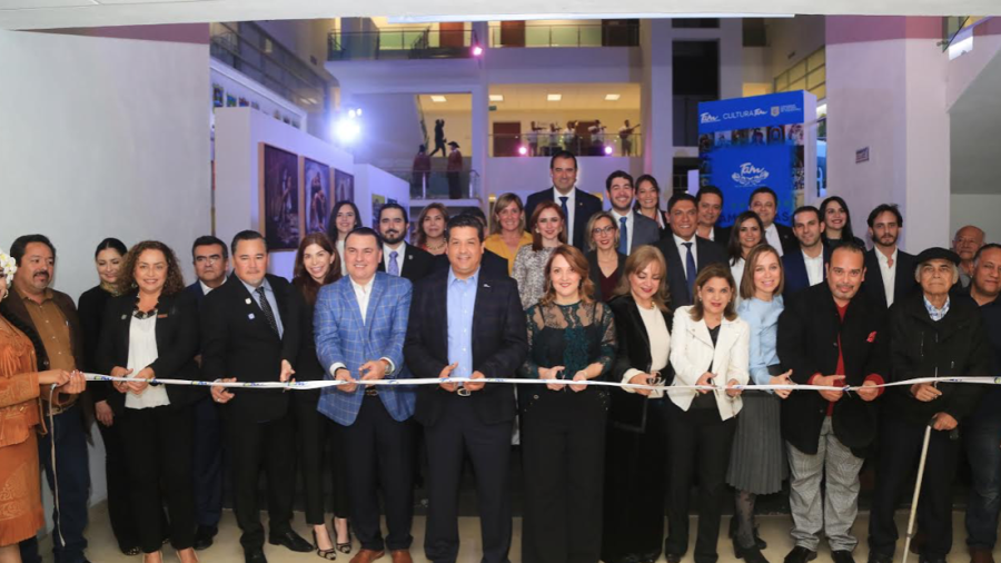 Inauguran Gobernador y Presidenta del DIF la exposici&oacute;n colectiva: El Color de Tamaulipas