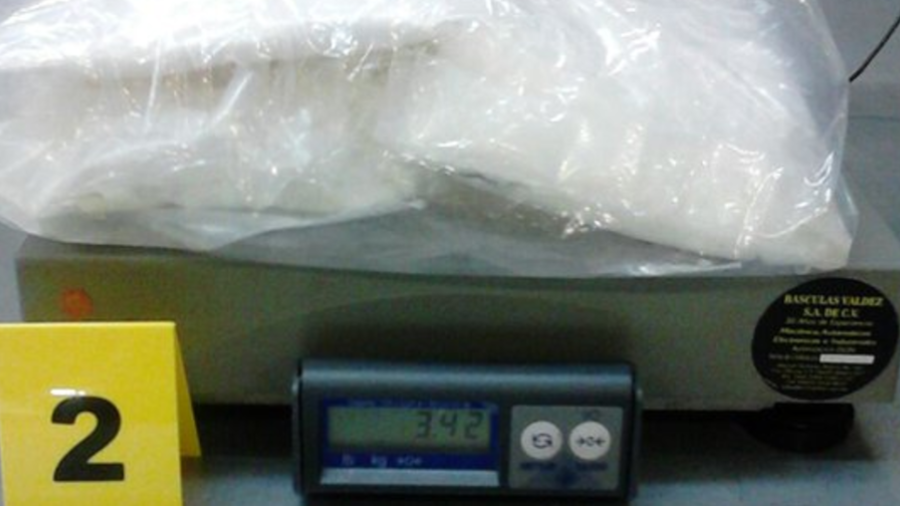 Decomisan 10 kilos de 'crystal' en aeropuerto de Querétaro
