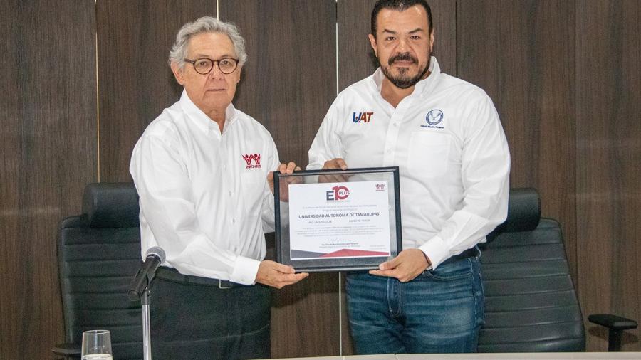 Recibe la UAT reconocimiento “Empresa de Diez Plus” del INFONAVIT