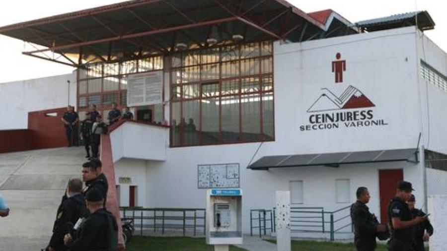 Deja 3 muertos ri&ntilde;a en penal de Ciudad Guzm&aacute;n