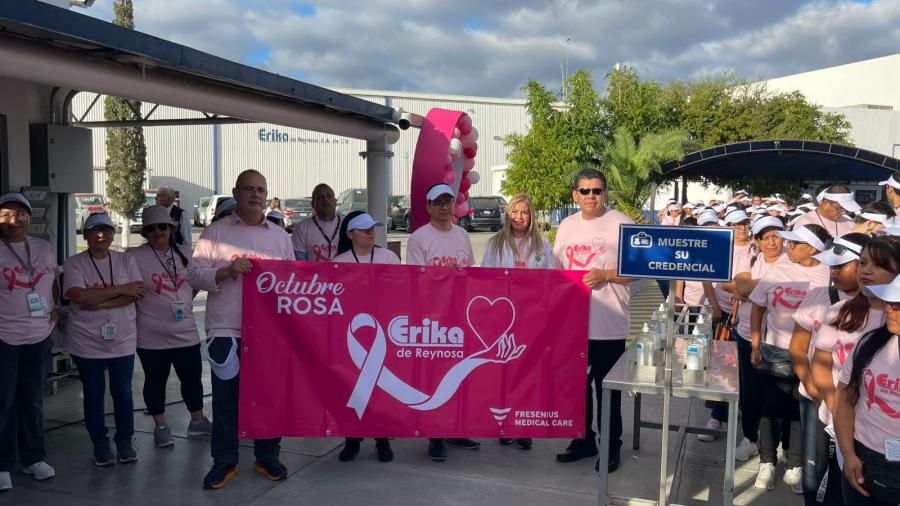 Realiza maquiladora Erika caminata rosa contra el cáncer de mama