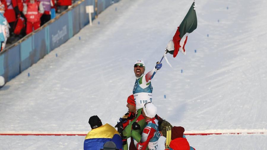 Esquiador de McAllen muestra orgullo de raíces mexicanas 