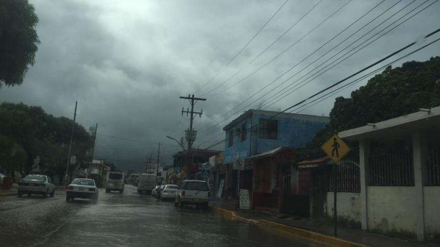 Lluvias constantes en sur del estado por depresión en el Golfo de México