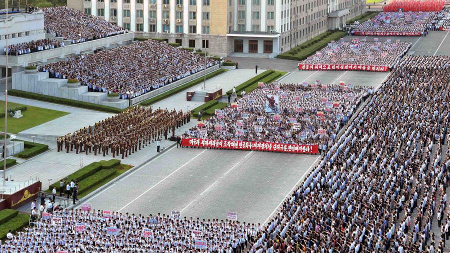 Kim Jong-un armó un gigantesco desfile en Pyonyang 