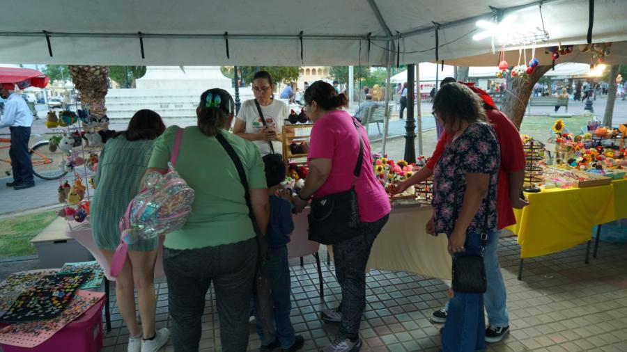 Realizan con éxito nueva edición de la Mercadita La Red