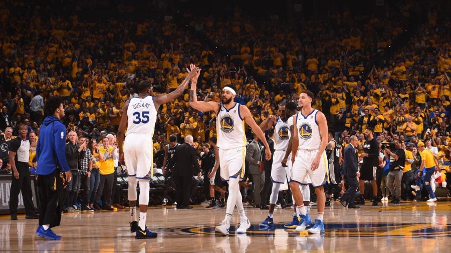Warriors termina por eliminar a Spurs y avanza en playoffs NBA