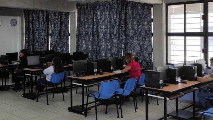 Apoya municipio de Nuevo Laredo con preparatoria abierta a amas de casa y trabajadores