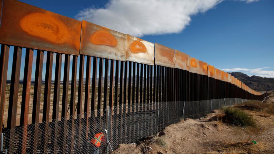 Recortarán presupuesto de Guardia Costera para construcción el muro