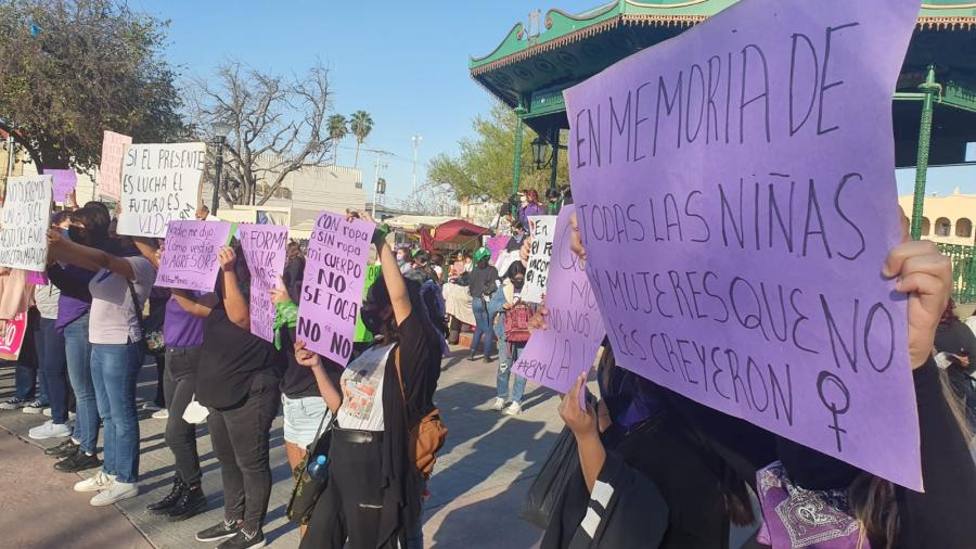 Marchan colectivos en Nuevo Laredo 