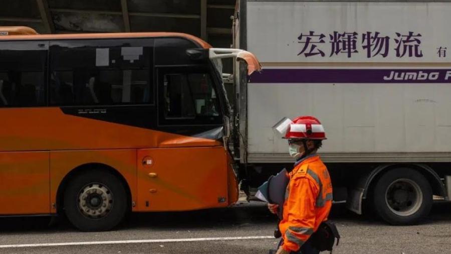 Accidente de tránsito deja 87 personas heridas en Hong Kong