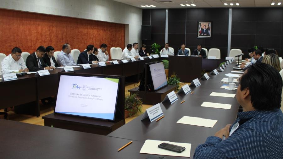 Supervisan proceso de depuraci&oacute;n de Archivo Muerto