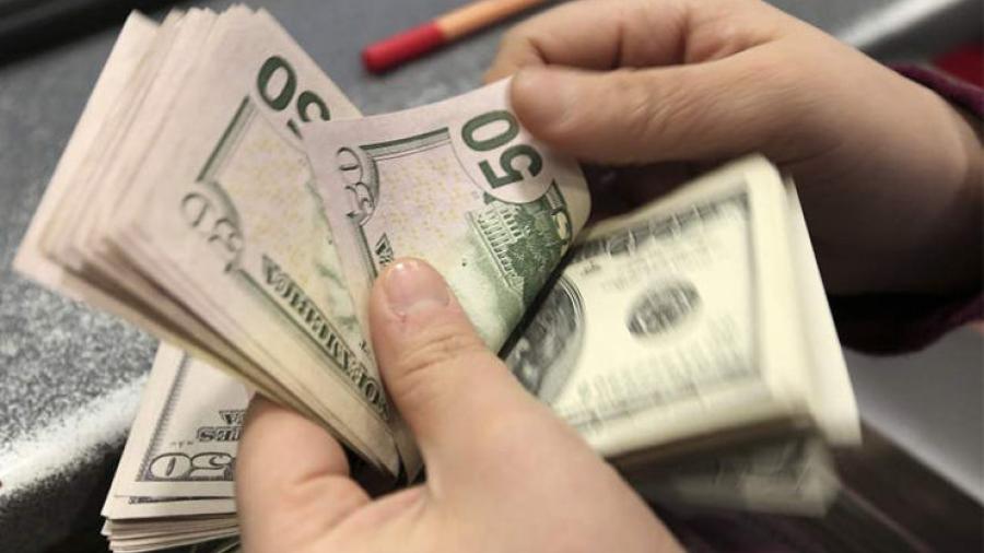 D&oacute;lar cotiza en 18.20 pesos a la venta