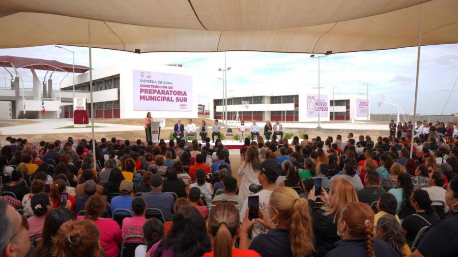 Agradecen padres de familia y estudiantes esfuerzo del Gobierno Municipal en favor de la educación