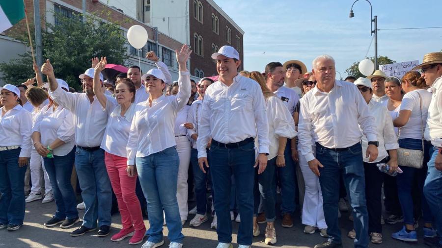 Marchan miles en Nuevo Laredo por la democracia 