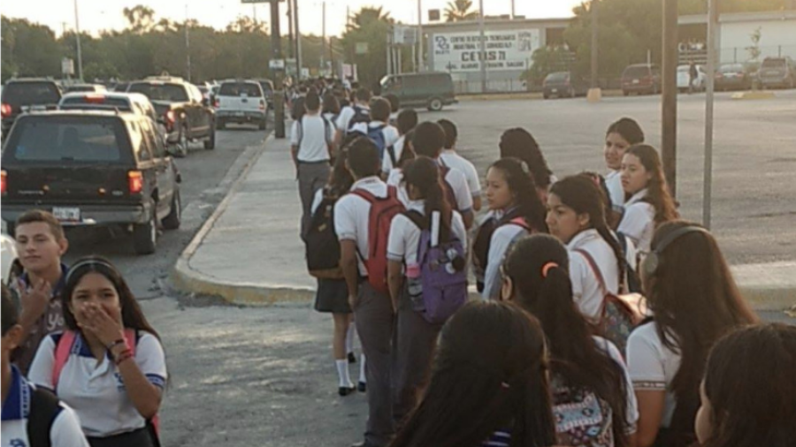 Revisan mochilas ante amenaza en el CETIS 71   