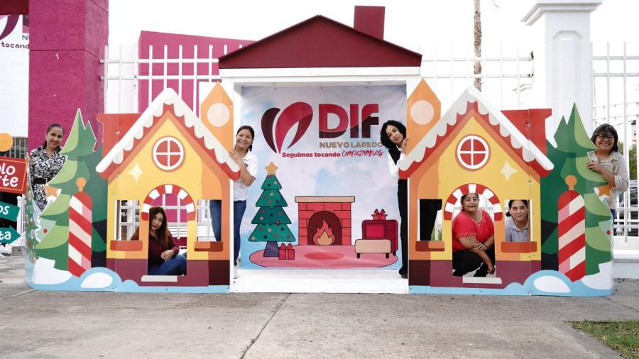 DIF invita a las familias a crear recuerdos navideños inolvidables en cabina de fotos