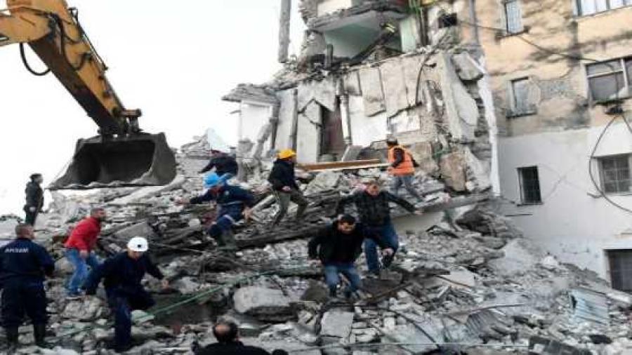 Asciende a 13 la cifra de muertos por sismo en Albania