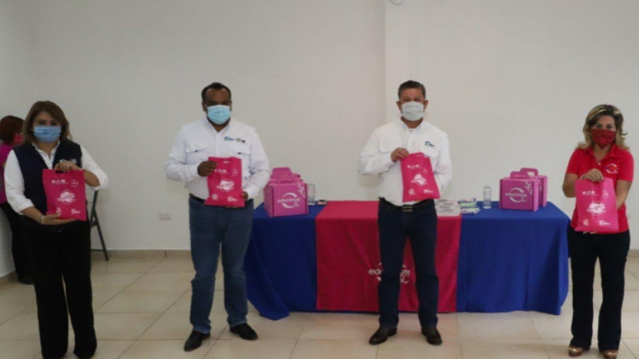 SEBIEN y Educancer OM A.C entregan pr&oacute;tesis de mama