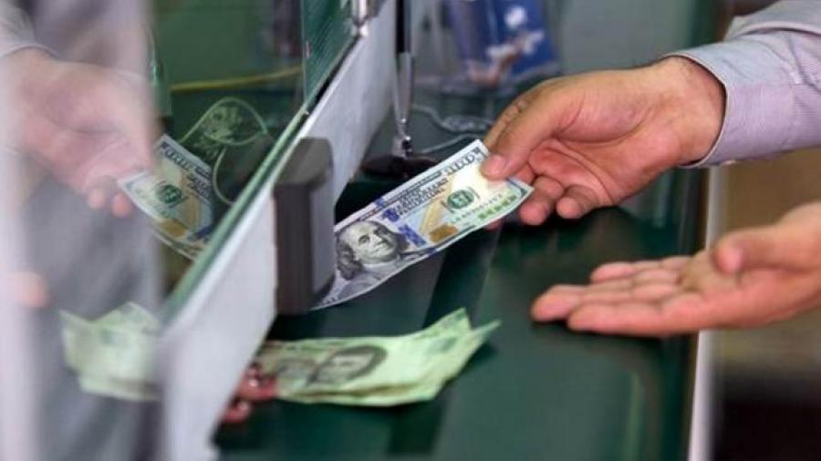 Dólar promedia en 19.58 pesos a la venta en casas de cambio 