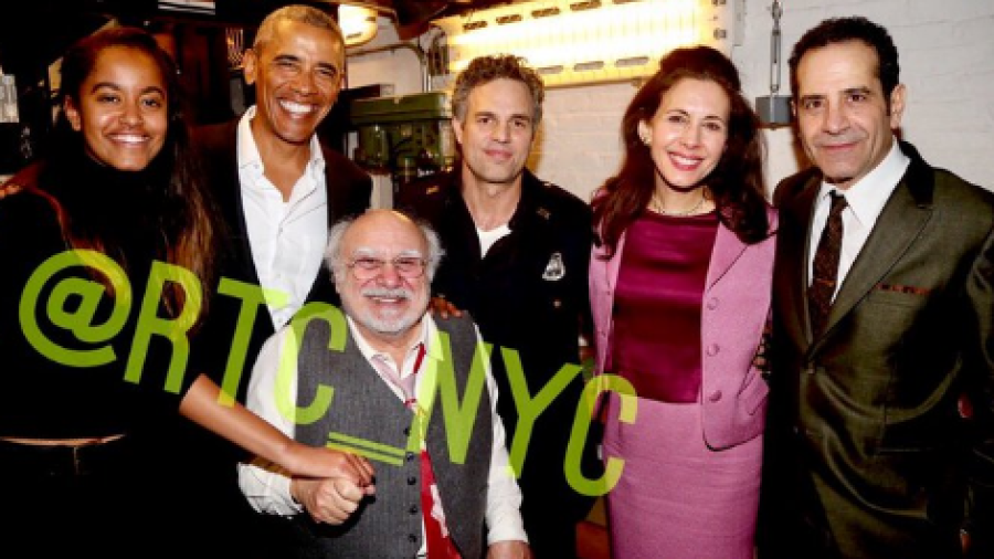 Barack y Malia Obama asisten a la presentación de "The Price" en Broadway
