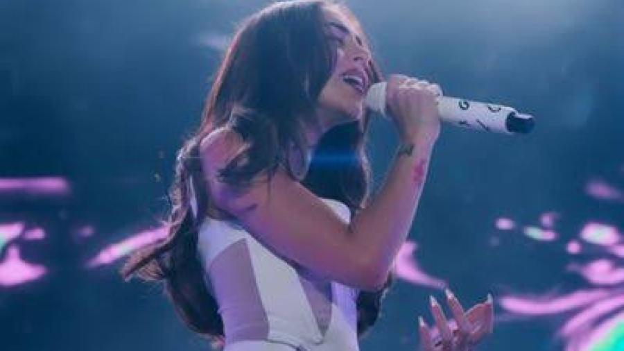 Nicki Nicole se conmueve durante concierto en Guatemala tras truene con Peso Pluma