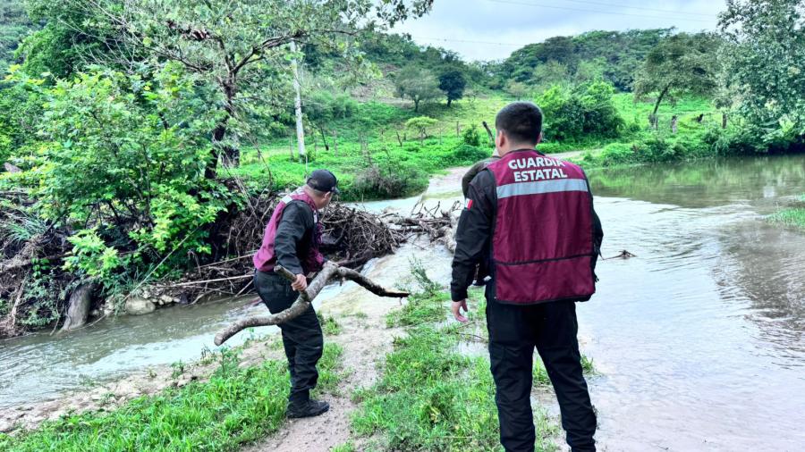 Barry cierra carreteras e incomunica a comuniades en Tamaulipas