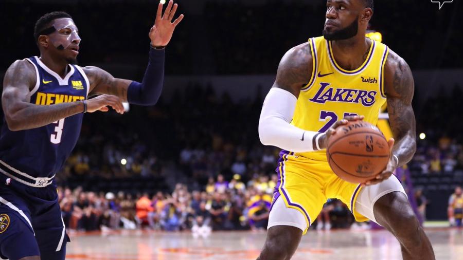LeBron debuta con los Lakers en juego de pretemporada